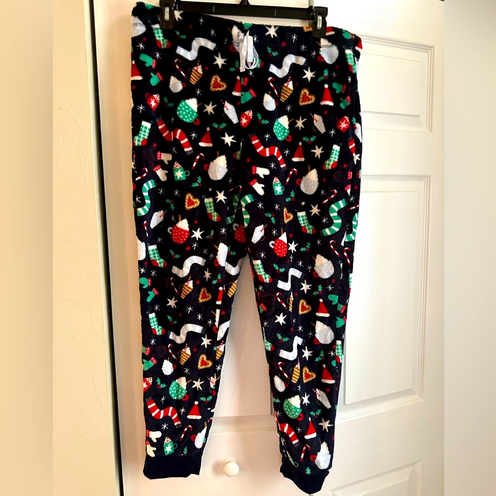 Soft, comfy, fluffy Christmas Lounge Pants - XL (16-18)